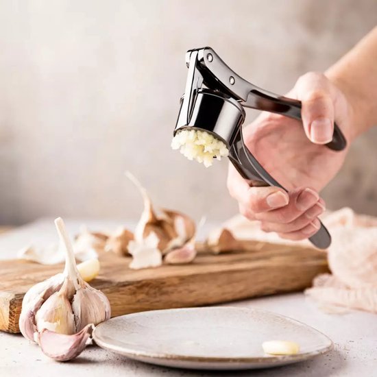 Kinghoff Knoflookpers - Grafietkleurig, RVS Staal, Ergonomisch Design - Gemakkelijk en Hygiënisch Keukengereedschap