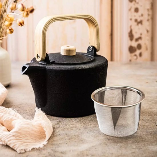 Kinghoff Gietijzeren Theepot met Filter - 1,3 Liter, Zwart, Houten Handvat en Dekselknop, Hoogwaardig RVS Filter, Traditioneel Design