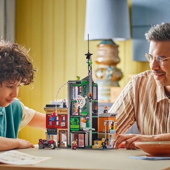 LEGO® Marvel Spider-Man vs. Oscorp - 76324