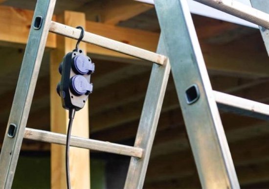 Heavy-duty bouwplaats stekkerdoos voor buiten - 4-voudig - IP44 Stof & spatwaterdicht - Kabellengte 10 meter - Penaarde - Geschikt voor België