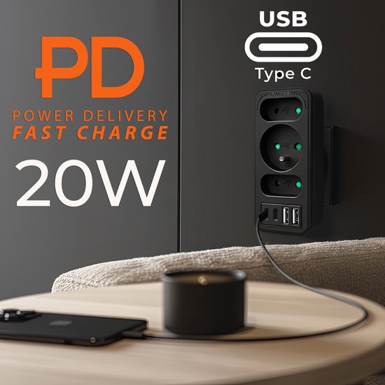 Maclean MCE248 F/B - Stekker - 3-voudige splitter 2x USB-A 2x USB-C - Zwart