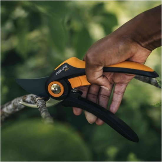 Fiskars Trimmerschaar - Snoeischaar - Tuinschaar Bypass - P521 - 24mm