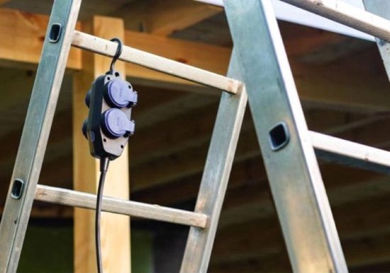 Orno Vrijstaande Stekkerdoos voor buiten - Verlengkabel met 4 stopcontacten - Kabellengte 10 meter - IP 44 - Zwart/blauw