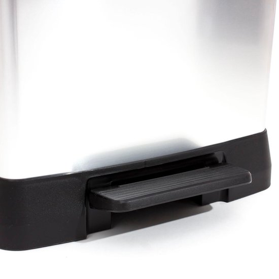 Curver Vuilnisbak met Pedaal - Plastic - 50 liter - Zwart / Zilver