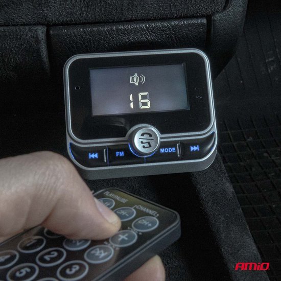 Car FM Transmitter with Remote 2×USB-A 12V 24V – Bluetooth, Hands-Free Bellen en Multifunctioneel