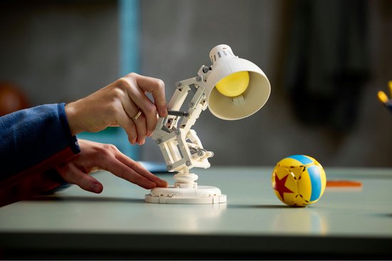 LEGO® Ideas Disney Pixar Luxo Jr. Displaymodel - 21357