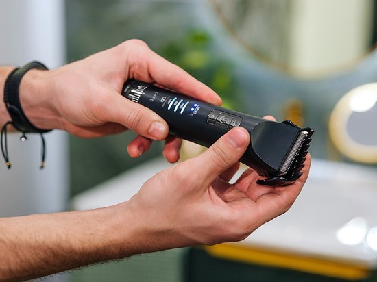 MasterTrim Haar- en Baardtrimmer - Tondeuse Mannen Pro - Trimmer voor Hoofd & Baard - 2 Opzetstukken 4 Standen - Zwart