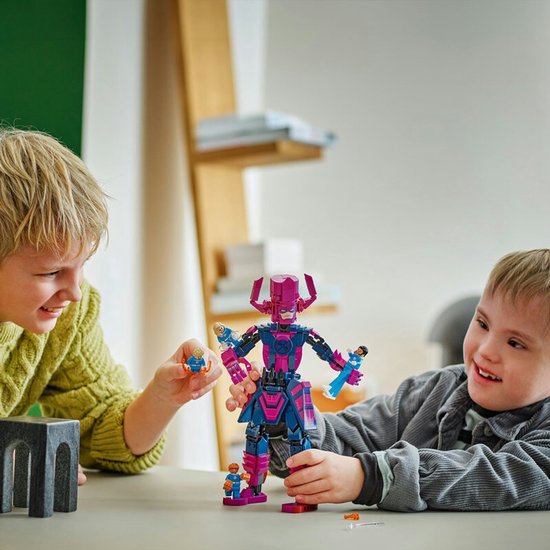LEGO 76316 Marvel - Fantastic Four vs. Galactus bouwfiguur