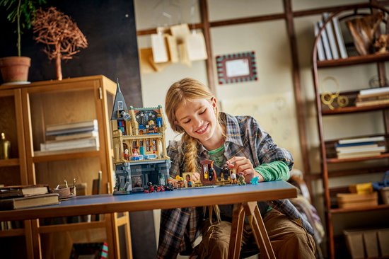 LEGO Harry Potter Kasteel Zweinstein: Ziekenzaal Bouwpakket voor Kinderen met 7 Minifiguren - 76463