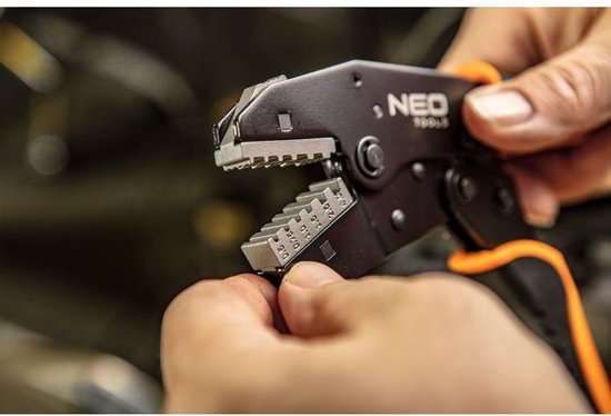 NEO 01-506 Krimptang 220mm