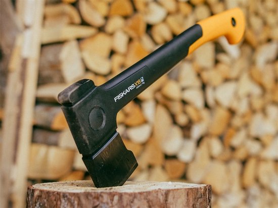 Fiskars X-serie X18 Universele Bijl - Handbijl - Bijl - Hakbijl voor Hout - S