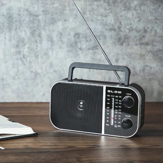 Blow - Draagbare analoge radio AM/FM RA6 batterij- en netvoeding