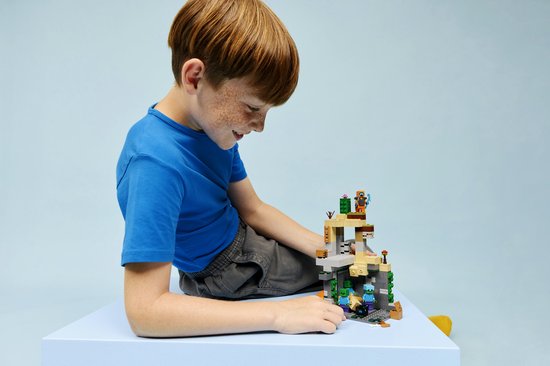 LEGO Minecraft Zombiekerker Speelgoed voor Kinderen en Gamers vanaf 8 Jaar - 21587