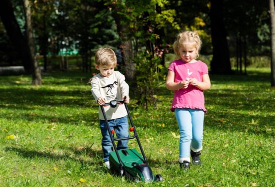 Klein Toys Bosch tuin grasmaaier deluxe - incl. bijpassend geluid en verwijderbare gras opvangbak - groen