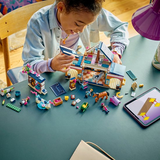 LEGO - Friends 42688 - Paardenstal en Manege