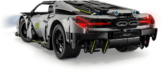 LEGO® Technic Lamborghini Revuelto Supersportwagen - 42214